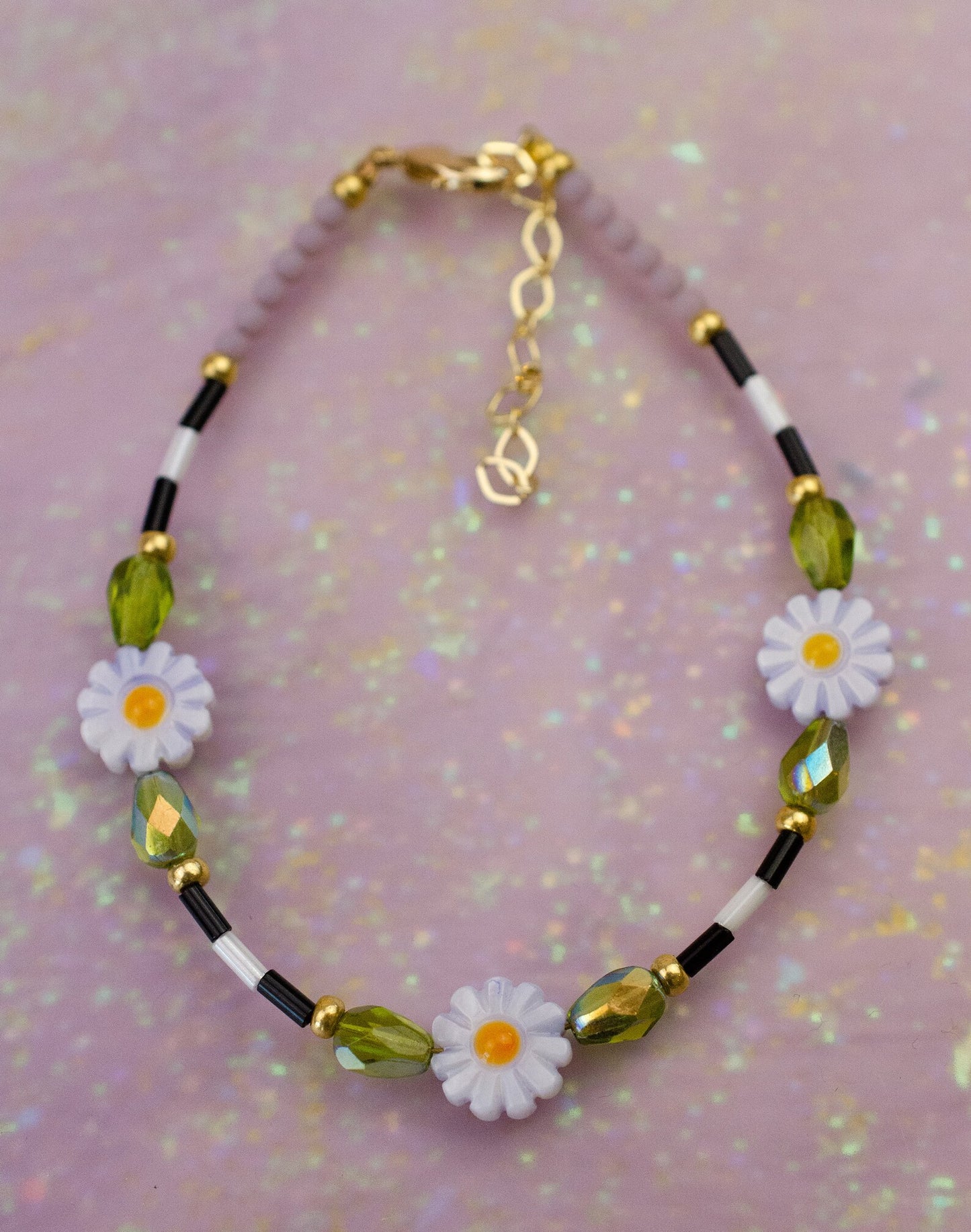 Lavender Daisy Beaded Bracelet