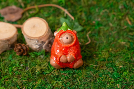 Straw-bear-ry Desk Buddy
