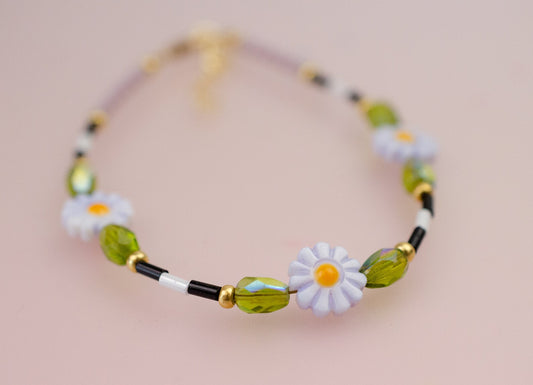 Lavender Daisy Beaded Bracelet
