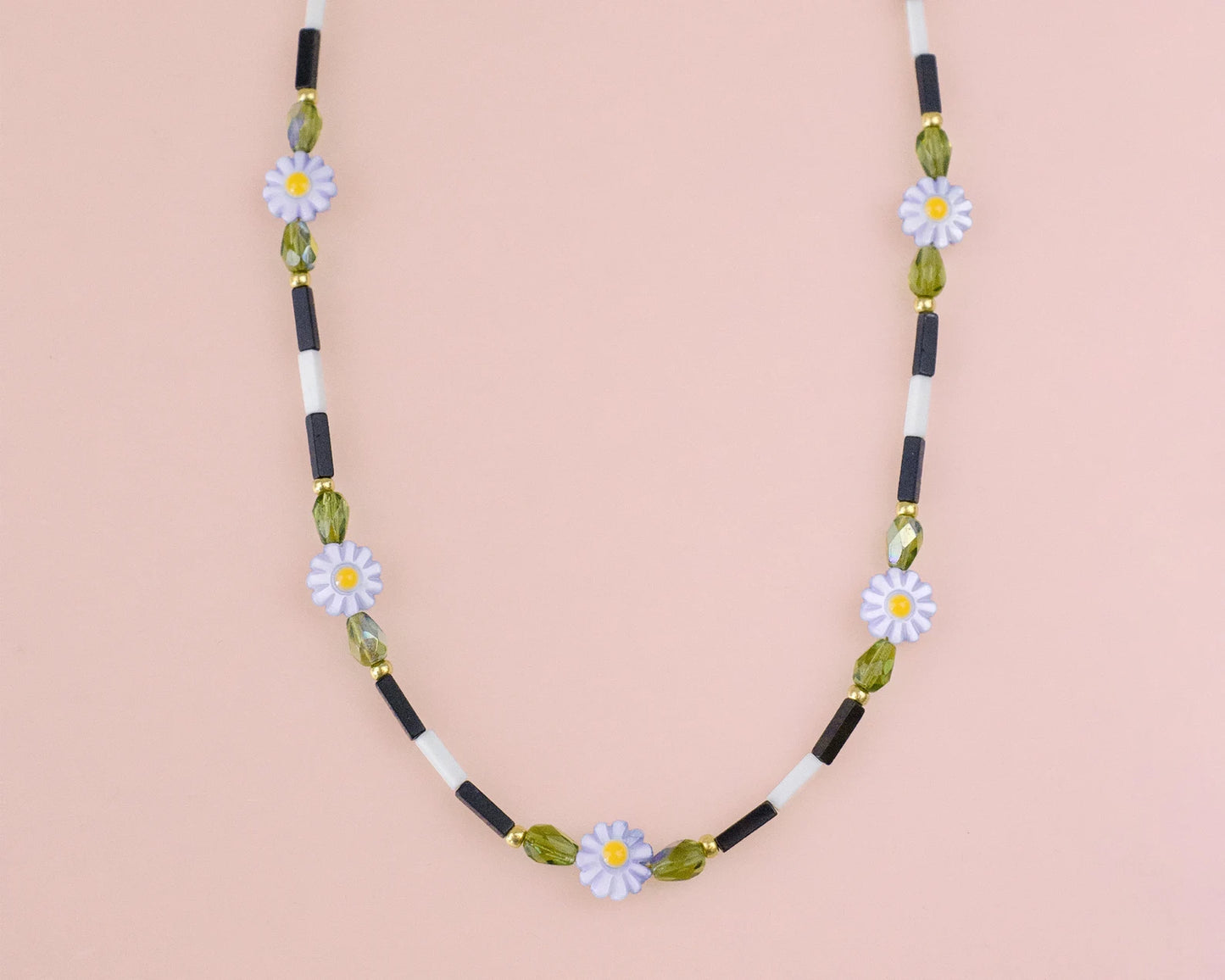 Lavender Daisy Necklace